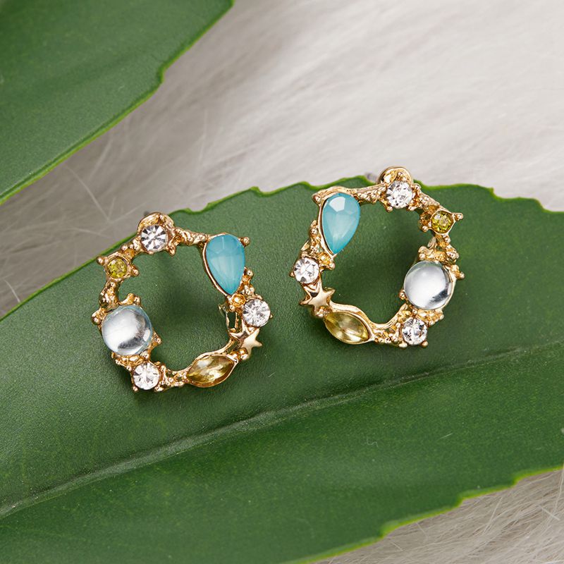 New Korean Hollow Wreath Flower Earring