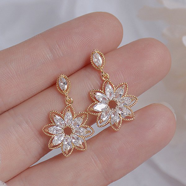 Korea Flower Crystal Temperament Geometric Shiny Zircon Earrings