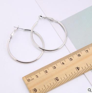 Circle Shiny Crystal Big Earrings - Shopeasywear