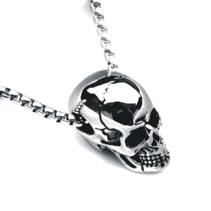 Three-dimensional Skull Necklace