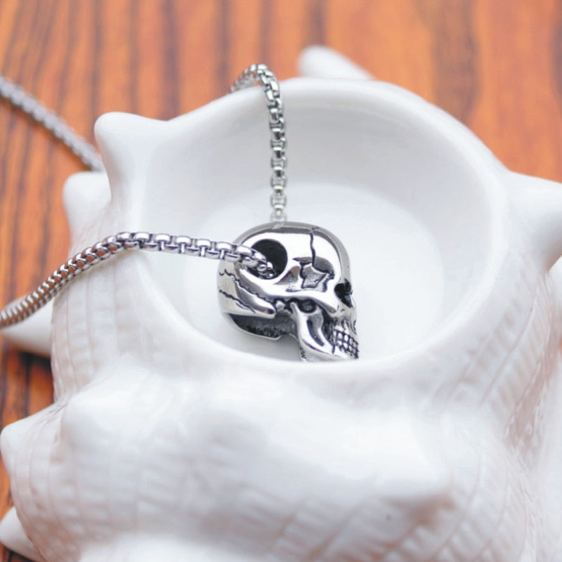 Three-dimensional Skull Necklace