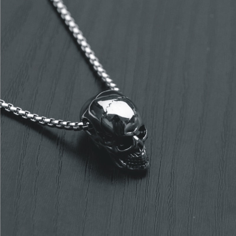 Three-dimensional Skull Necklace