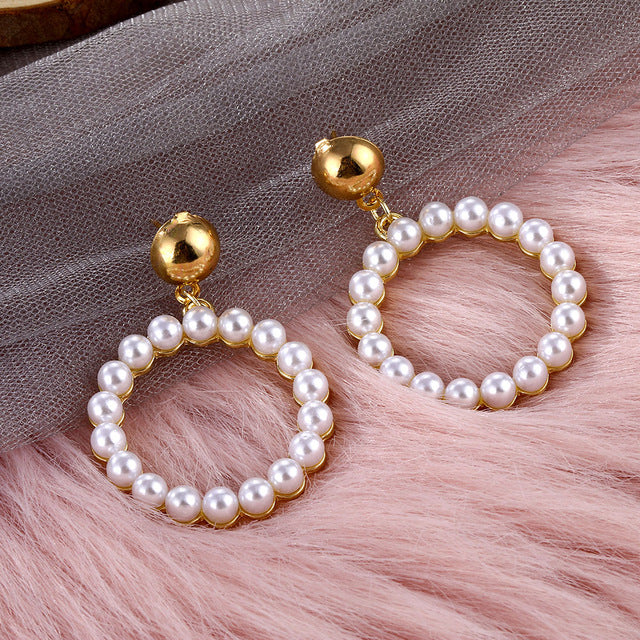 Trend Simulation Pearl Long Earrings - Shopeasywear