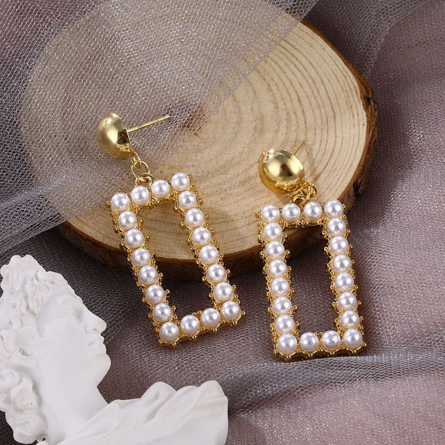 Trend Simulation Pearl Long Earrings - Shopeasywear